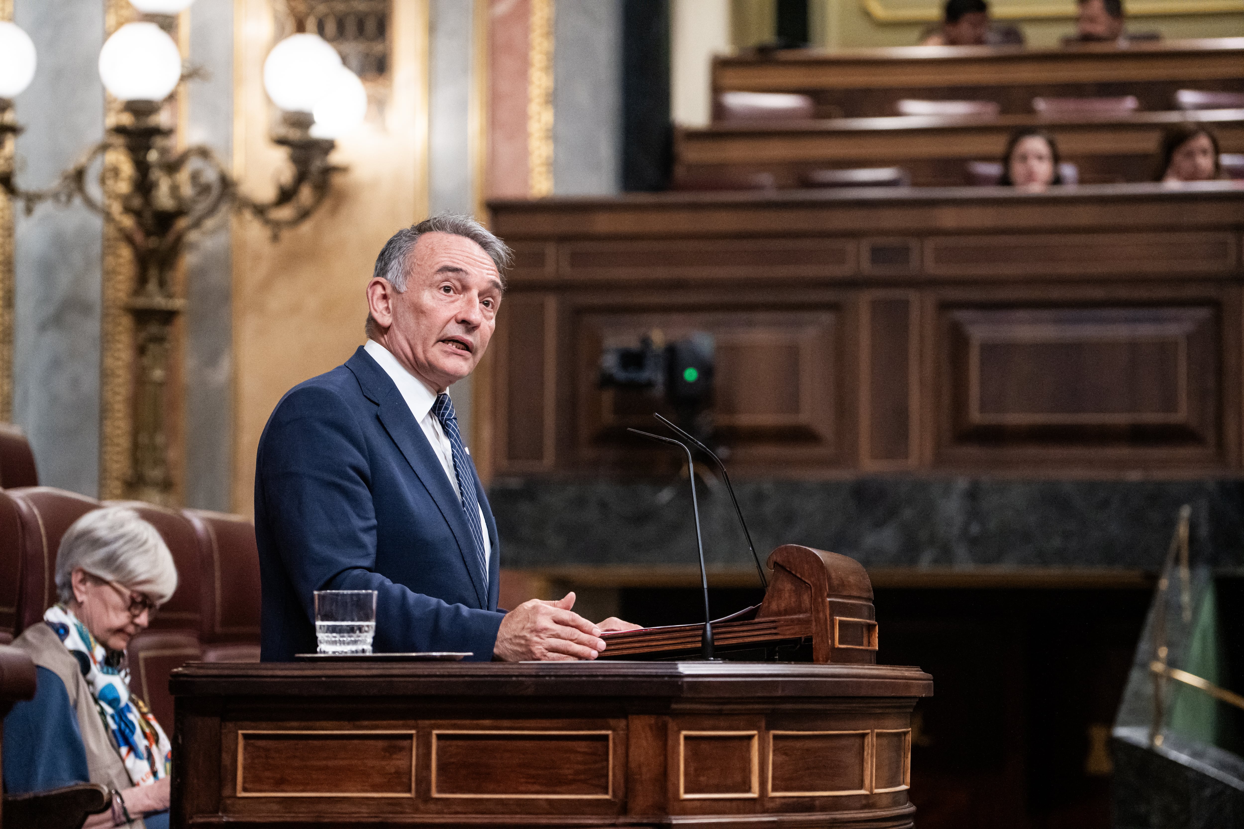 PSOE y Sumar pactan la despenalización de las injurias a la Corona y la ofensa a los sentimientos religiosos
