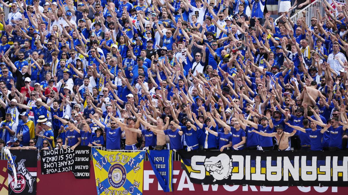 ¡Locura en Toronto! Miles de bosnios invaden las calles y dan una lección de futbol a Norteamérica