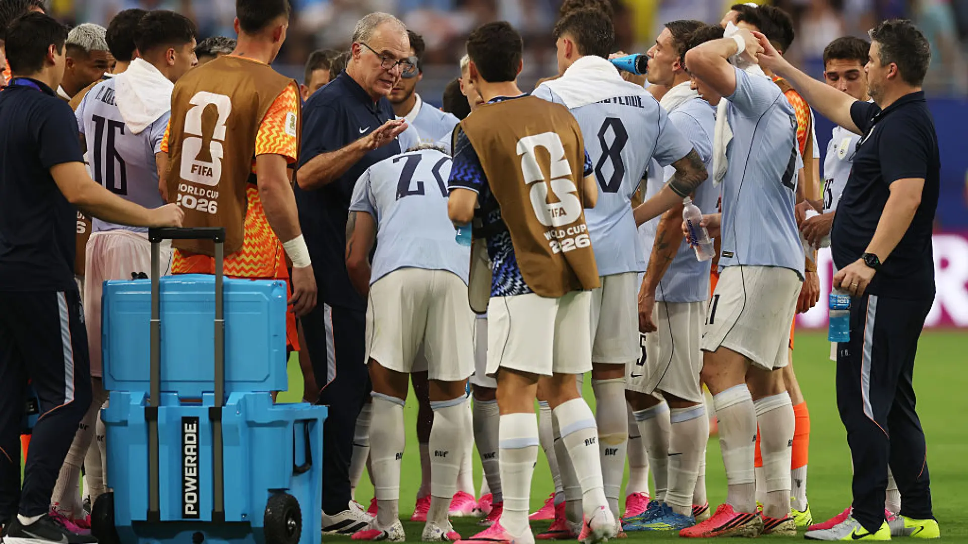 Tensión en Uruguay antes del decisivo partido ante España: el vestuario se rebela contra Marcelo Bielsa