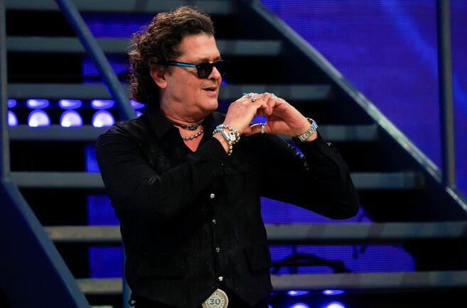 Carlos Vives y Silvestre Dangond sorprendieron con concierto antes del partido de Colombia