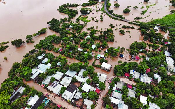 Lluvias dejan un muerto y daños en seis entidades