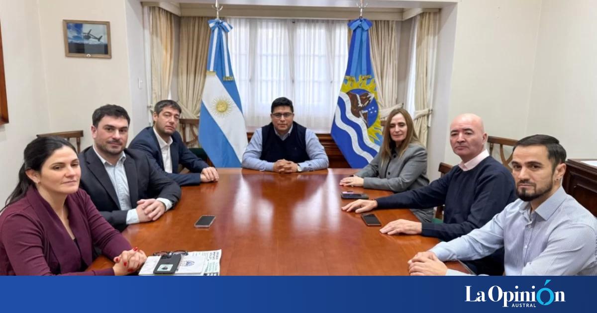Vidal firmó una inversión de más de $1.037.000.000 para Puerto Deseado: "una obra que marca el rumbo de Santa Cruz"