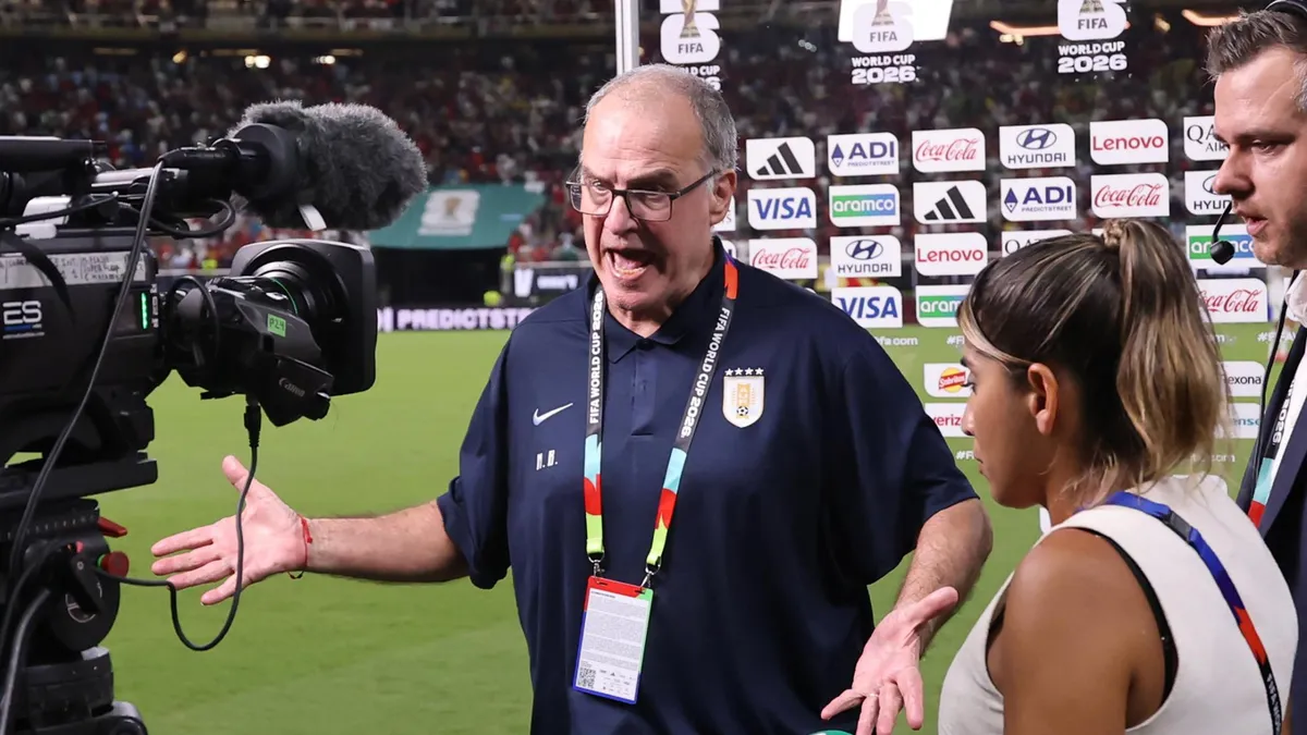 La furia de Bielsa tras la eliminación de Uruguay