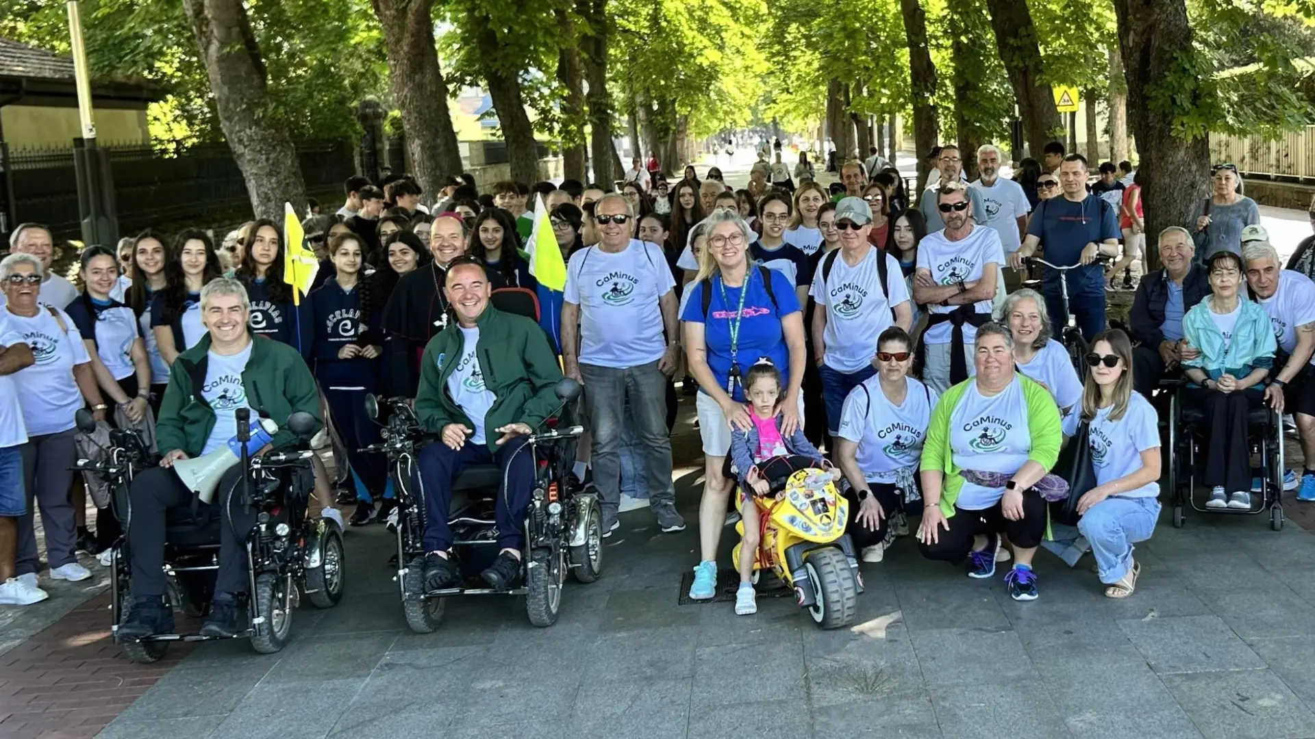 CaMinus inicia en Vitoria-Gasteiz un reto solidario en silla de ruedas hasta Getafe