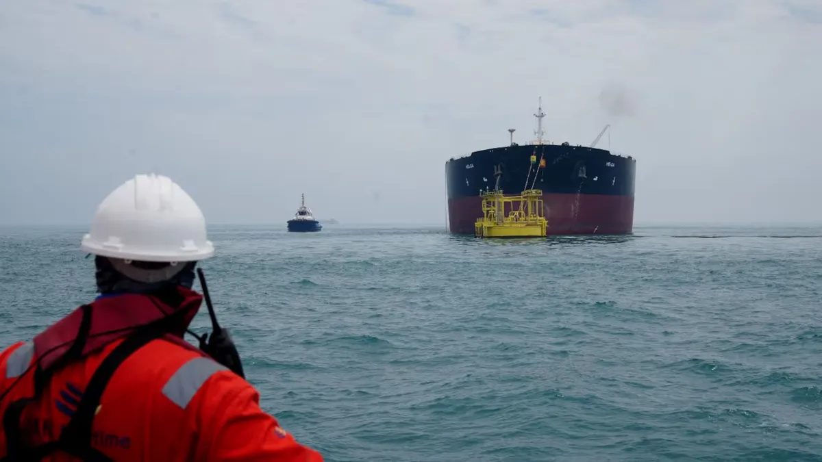 El petróleo cayó a su valor más bajo en cuatro meses: qué puede pasar con el precio de la nafta en Argentina