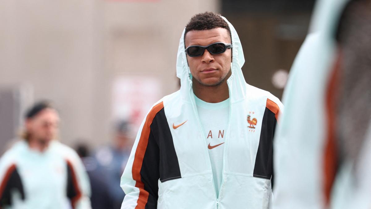 ¡Sorpresa mundial! Mbappé revela su curioso nuevo festejo con James Corden para el debut de Francia