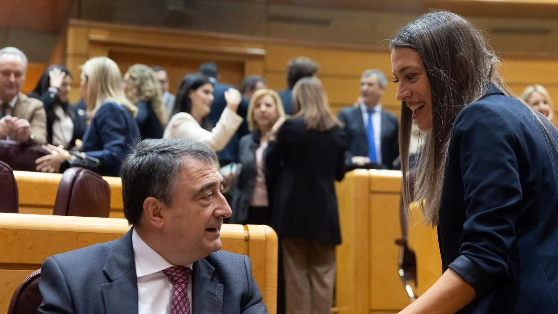 La diferente estrategia de los dos socios de derechas de Sánchez: Junts se une al rechazo parlamentario del PP... y el PNV le sostiene