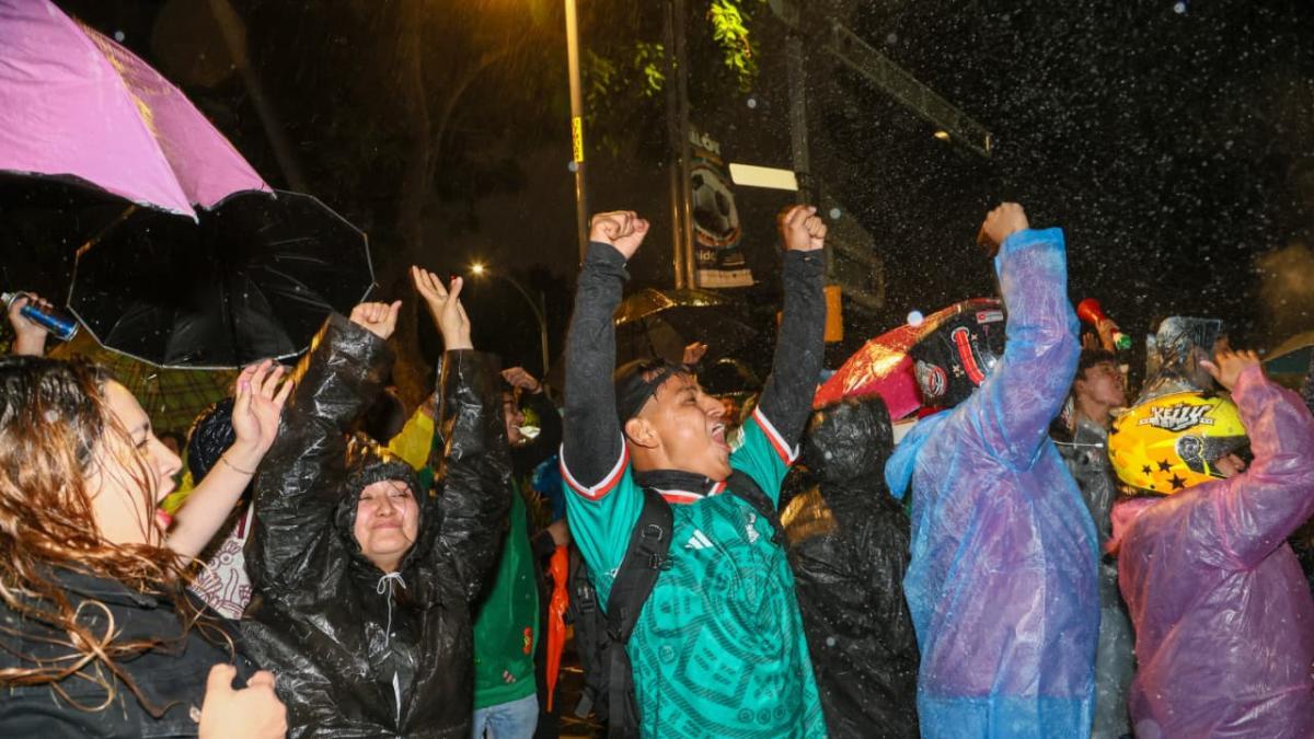 Emoción por victoria de México ante Chequia no se intimida por fuerte lluvia