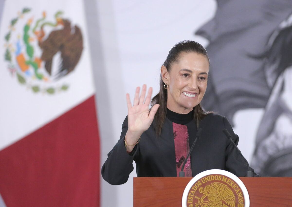 Sheinbaum celebra su cumpleaños 64; políticos y simpatizantes festejan