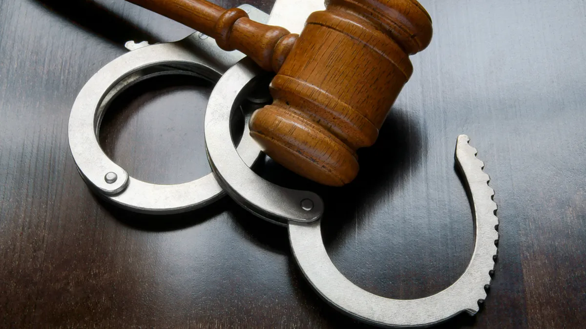 Condenda en suspenso, tratamiento psicológico y cursar un taller sobre violencia de género