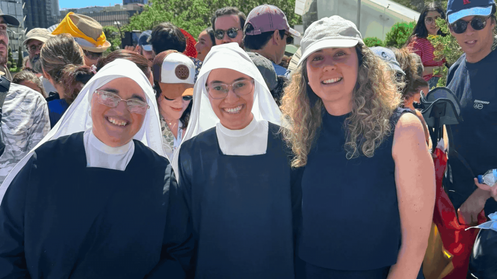 Historias de superación, vocación entre los jóvenes... Peregrinos cuentan por qué han acudido a la llamada del Papa en Madrid