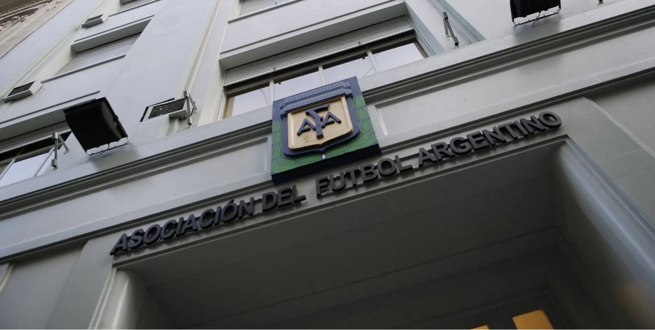 ¡Atento Colón!: piden que el Libro de Pases del ascenso cierre más tarde