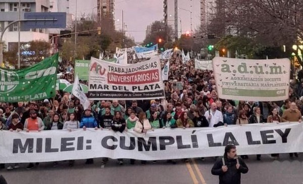 Financiamiento universitario: la Corte dejó firme el fallo que obliga a incrementar salarios y becas
