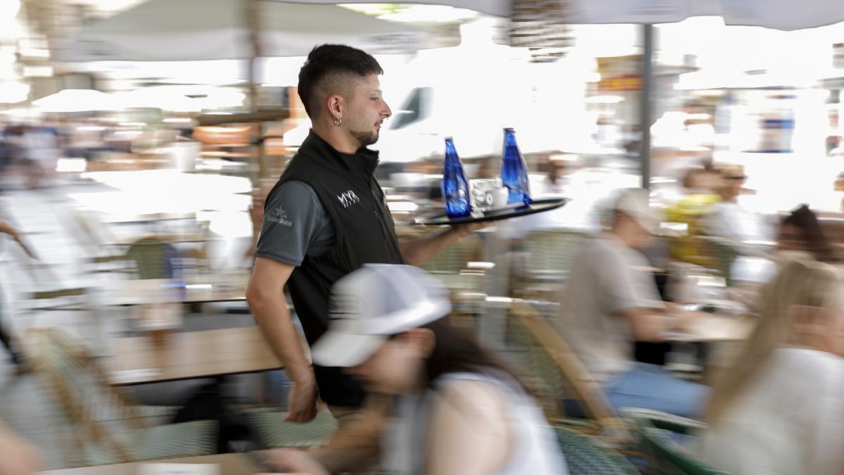 Bruselas alienta a España a revisar el IVA reducido a hoteles y restaurantes