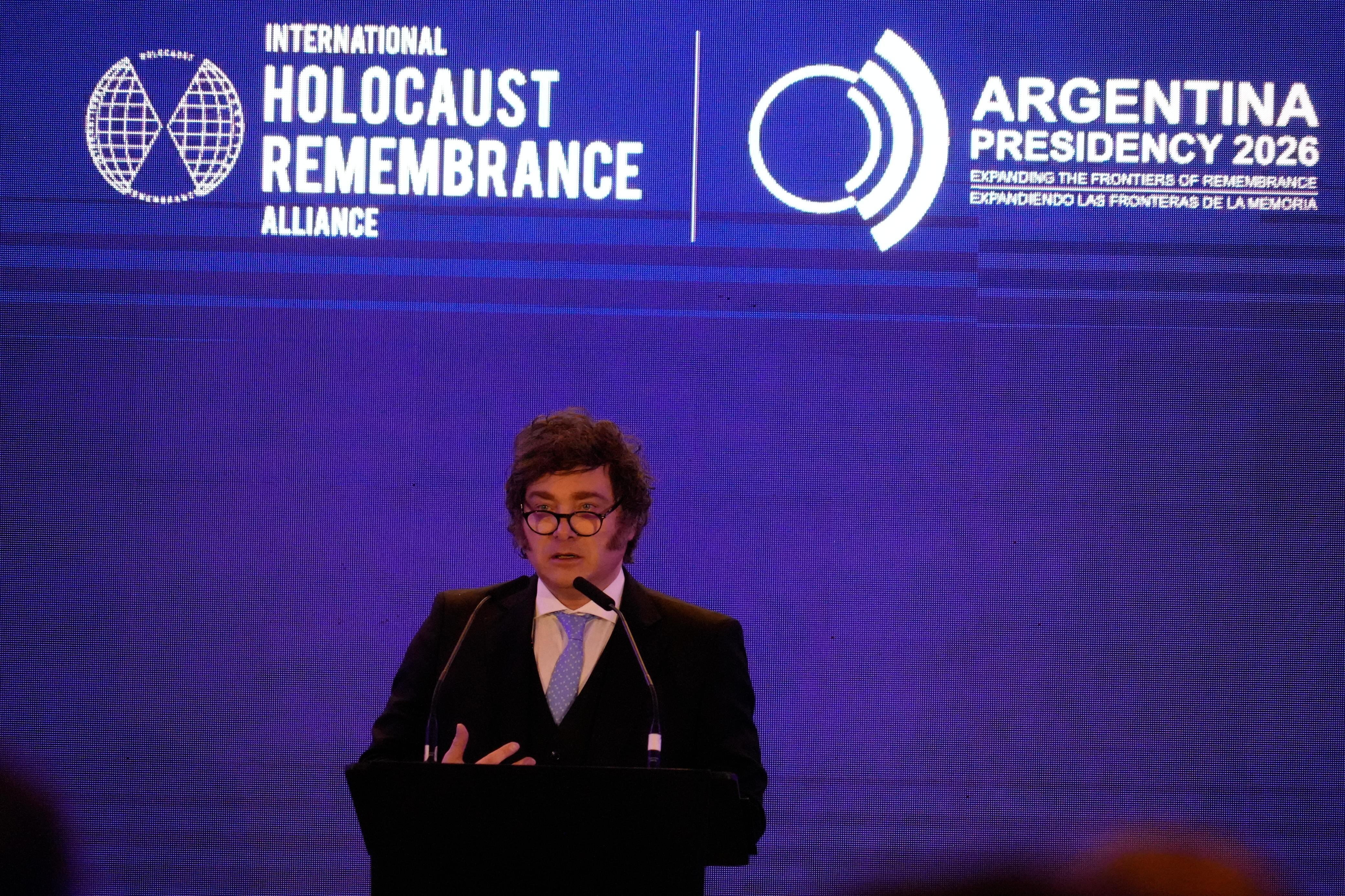Con Milei enfocado en el exterior, el Gobierno recalibra las PASO y pule la declaración de Adorni