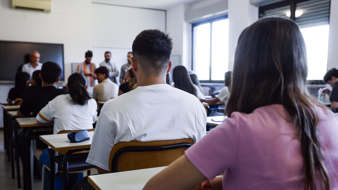 Maturità, la seconda prova scritta. Al classico un testo di Quintiliano. Allo scientifico lo studio del livello di un lago ed una funzione - Notizie