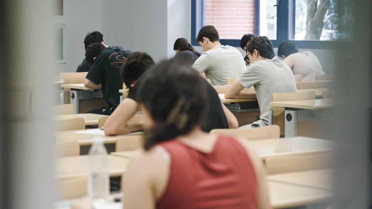 Comienza una semana frenética para miles de estudiantes que buscan acceso a la Universidad