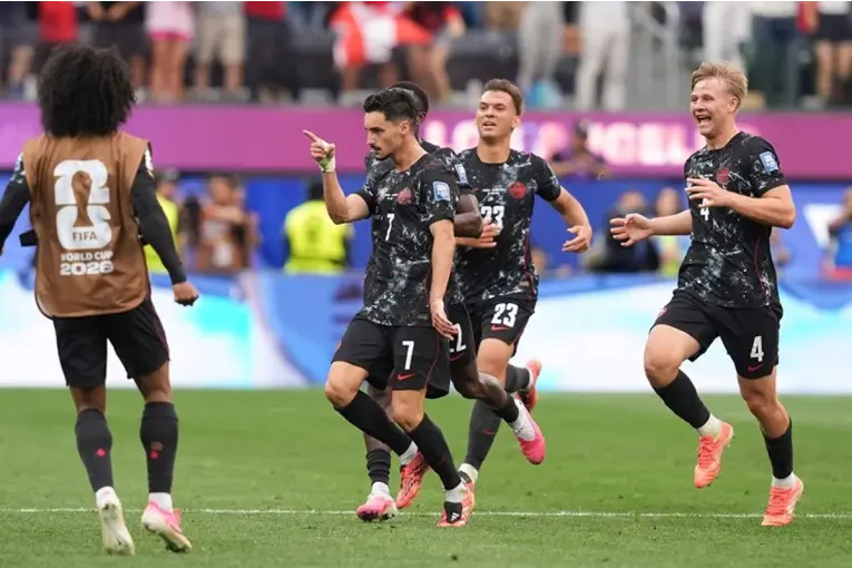 Agónico triunfo de Canadá ante Sudáfrica: gol sobre la hora y pase a octavos