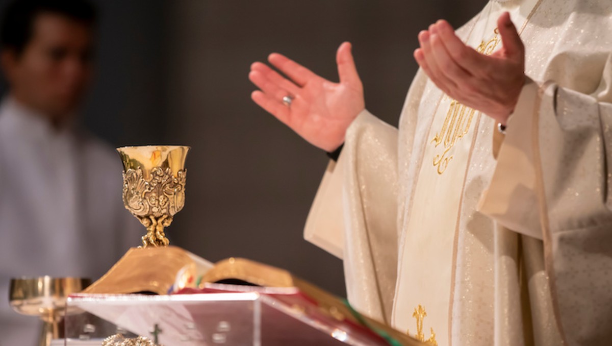 Arquidiócesis de León alerta sobre falso sacerdote
