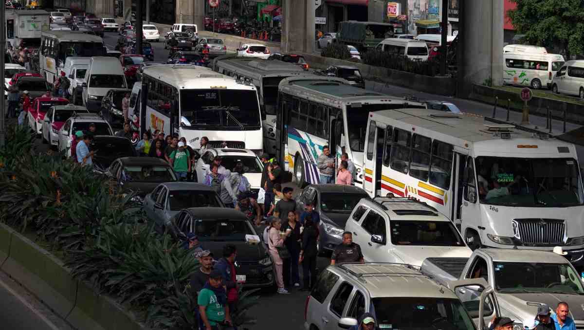 Bloqueo de transportistas en Edomex, denuncian extorsión y detención