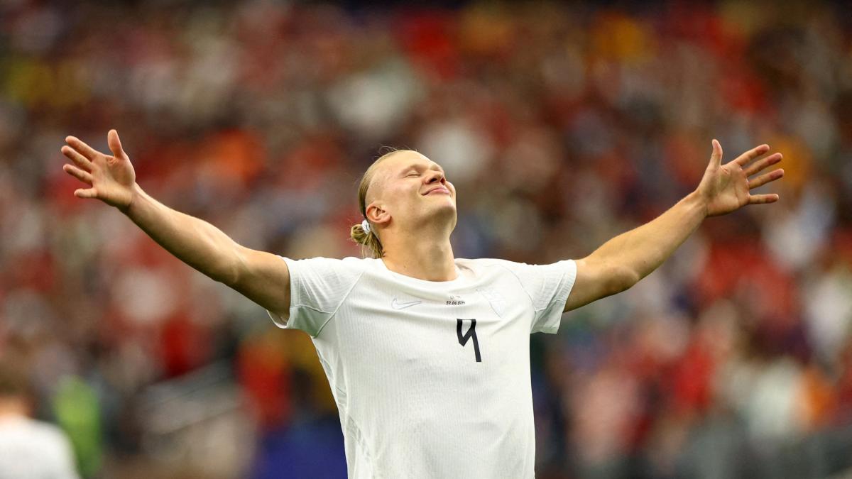 Padre de Haaland, al borde del llanto tras su gol de la victoria de Noruega