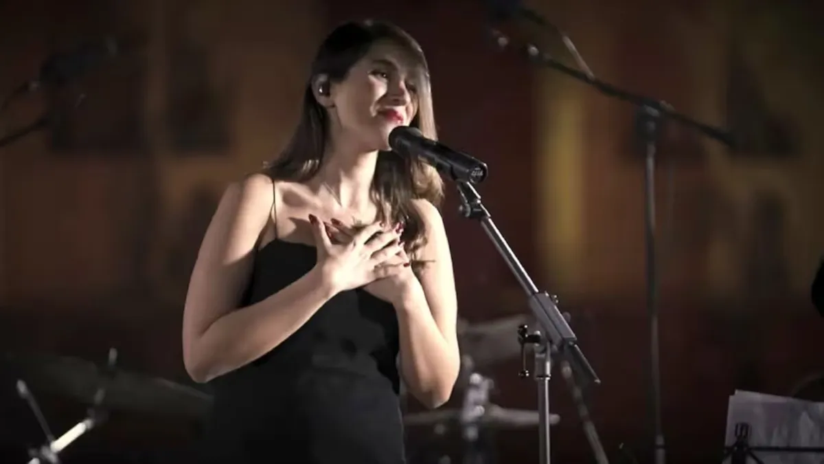 El terrible castigo a una famosa cantante de Irán: recibirá 74 latigazos por dar un show sin velo