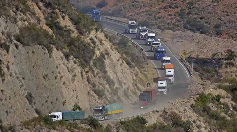 La semana inicia con 12 puntos de bloqueo que se concentran en la ruta nueva Cochabamba