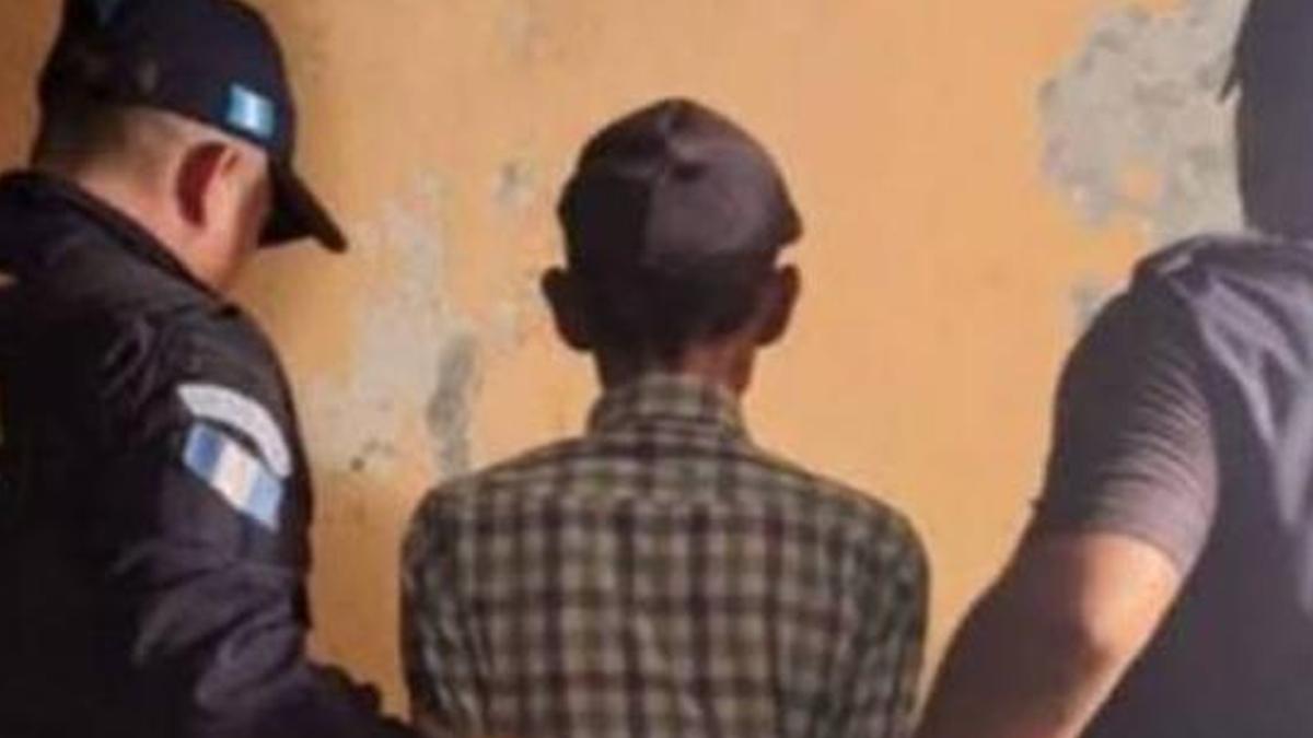 Detienen a padre que practicó cesárea a su hija porque "traía un demonio"