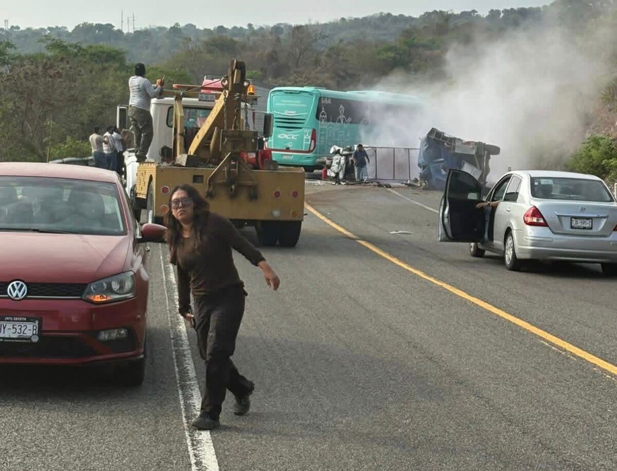 Accidente en carretera de Oaxaca deja 6 muertos y 3 heridos
