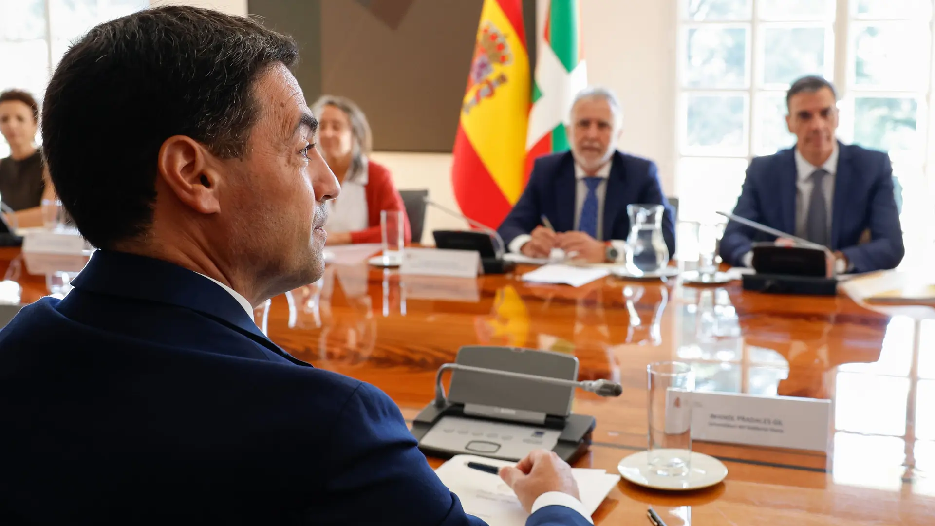 Pradales dice que el PNV "nunca" participará en una moción de censura junto a Vox: "El plan de de Feijóo no tiene recorrido"