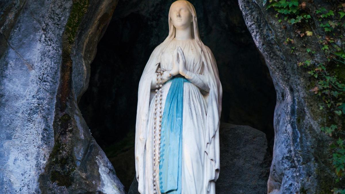 ¿Dónde se encuentra la Virgen de Lourdes? La historia de la patrona de los enfermos