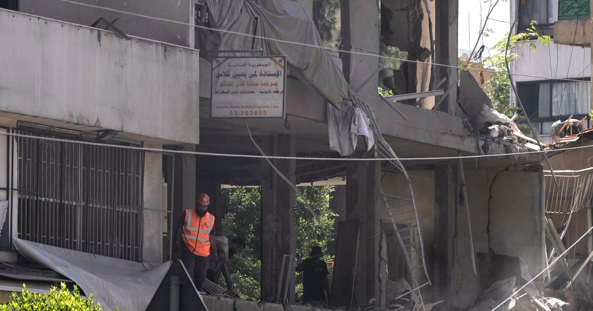 Israel volvió a bombardear Beirut, mientras se espera la firma del acuerdo de paz anunciado por Trump
