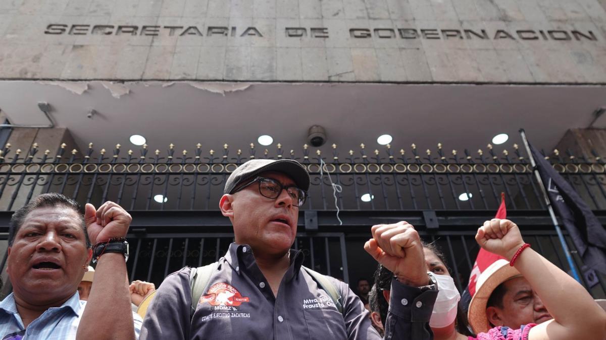 Segob insiste en llamar al diálogo a los maestros inconformes del CNTE