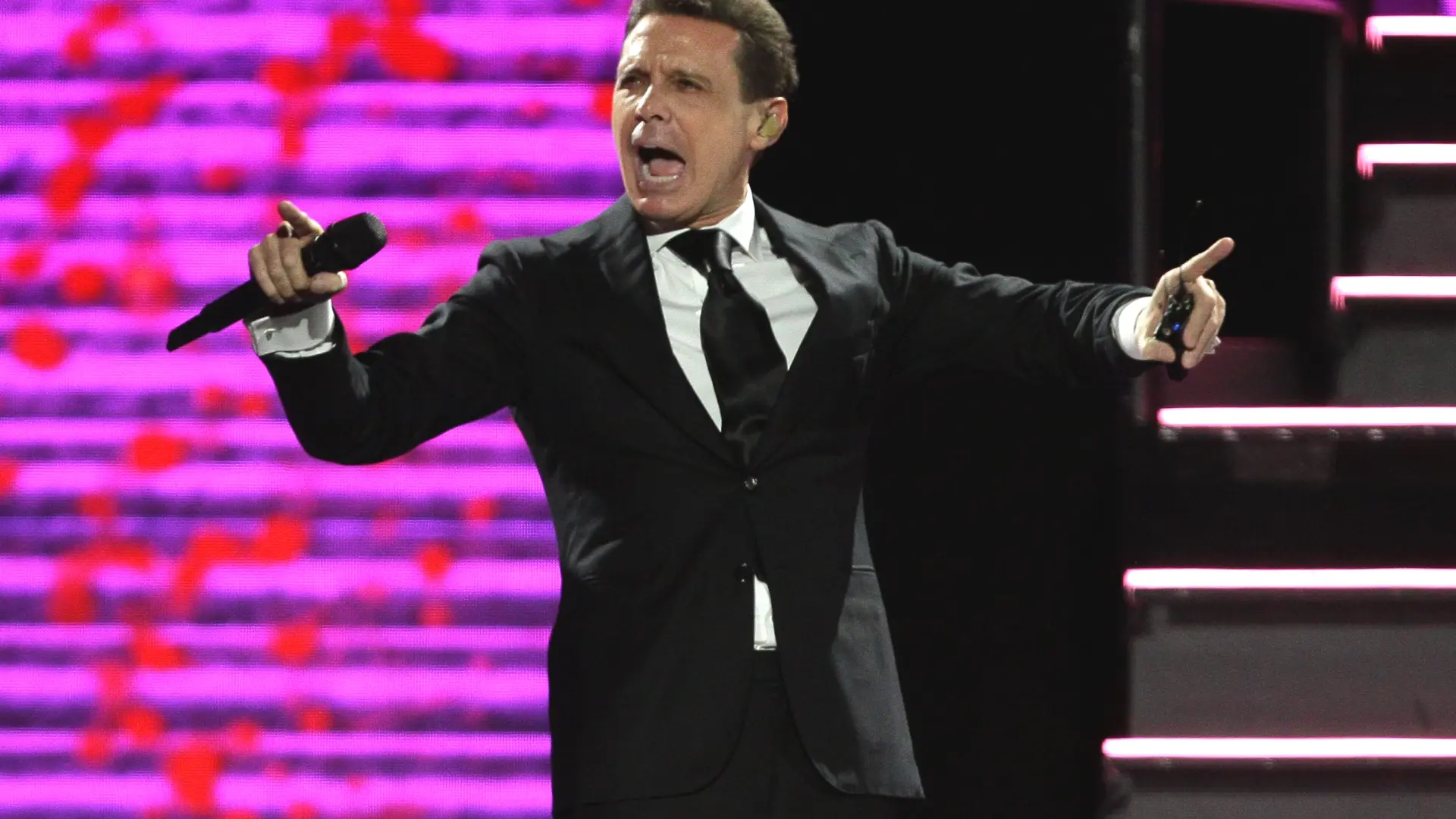 Luis Miguel, ingresado en Nueva York por una delicada intervención