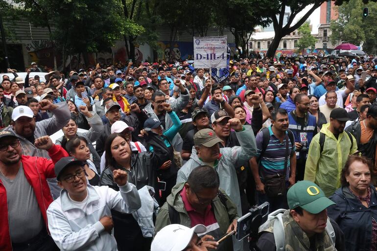 Maestros mexicanos acuerdan continuar huelga nacional y reforzar protestas en el Mundial - Mundo