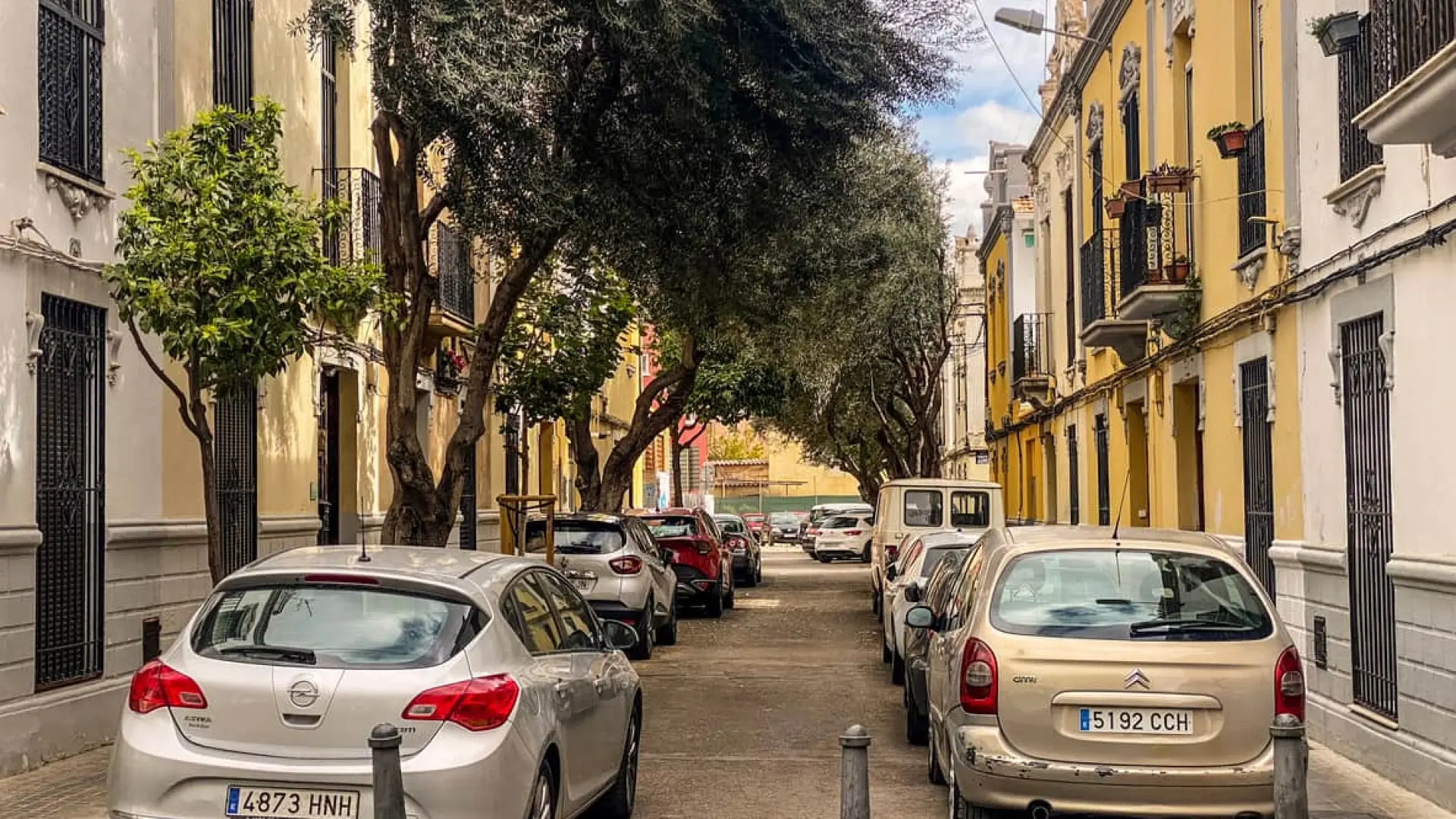 Dos pueblos de Tarragona que son un 'paraíso fiscal' para matricular coches