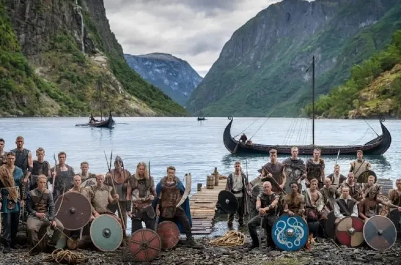Noruega present&oacute; su versi&oacute;n m&aacute;s salvaje: as&iacute; pos&oacute; la selecci&oacute;n para el Mundial 2026