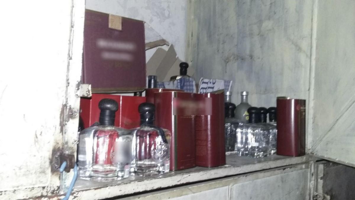 Cofepris emite alerta por medicamento, tequila y whisky falsos; ¿cómo identificarlos?