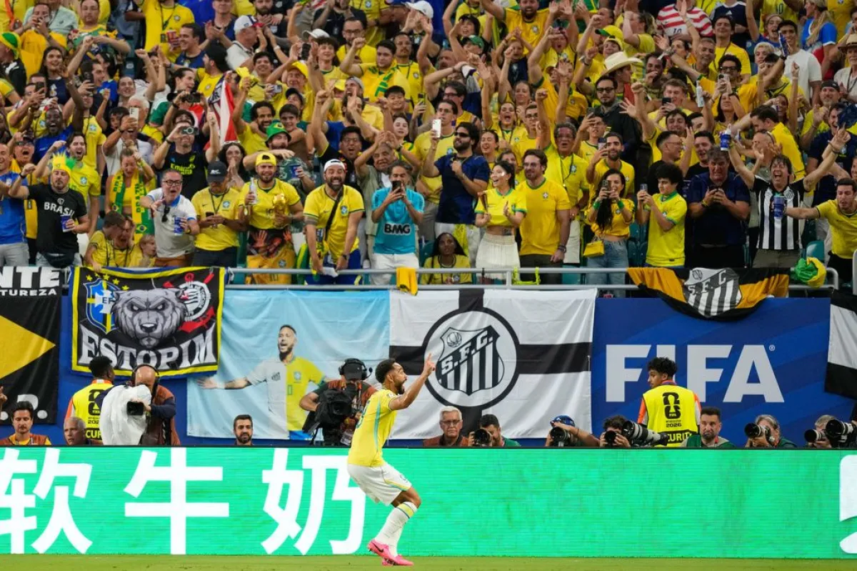 Con un doblete de Vinícius y el regreso de Neymar, Brasil goleó a Escocia y ganó el Grupo C