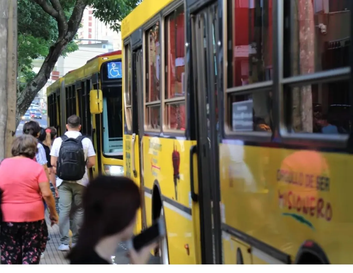 Advierten sobre una crisis que pone en riesgo la continuidad de los servicios del transporte urbano y suburbano