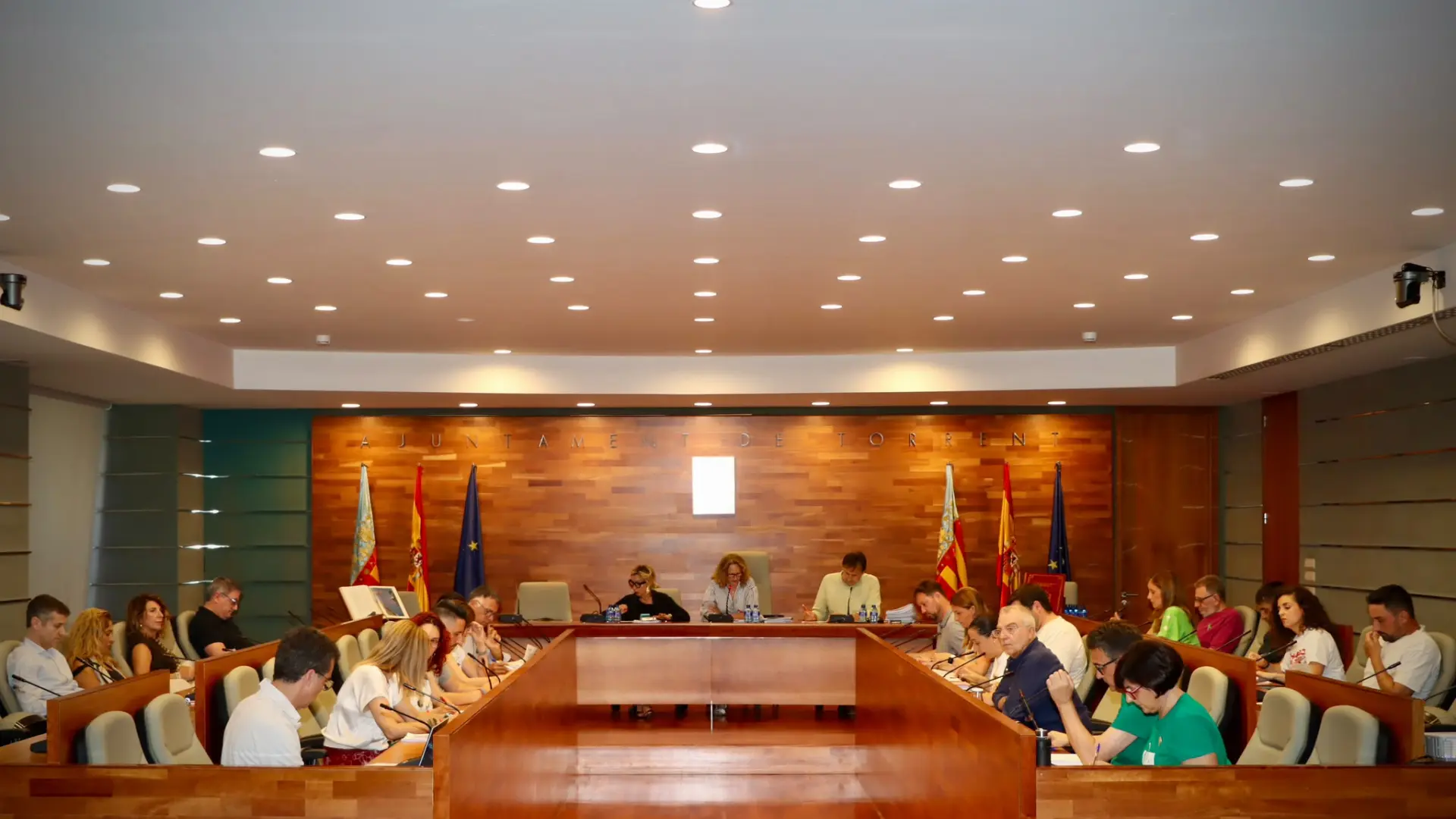 Unanimidad "histórica" en Torrent para climatizar todos los colegios públicos de la ciudad con el remanente de tesorería de 2025