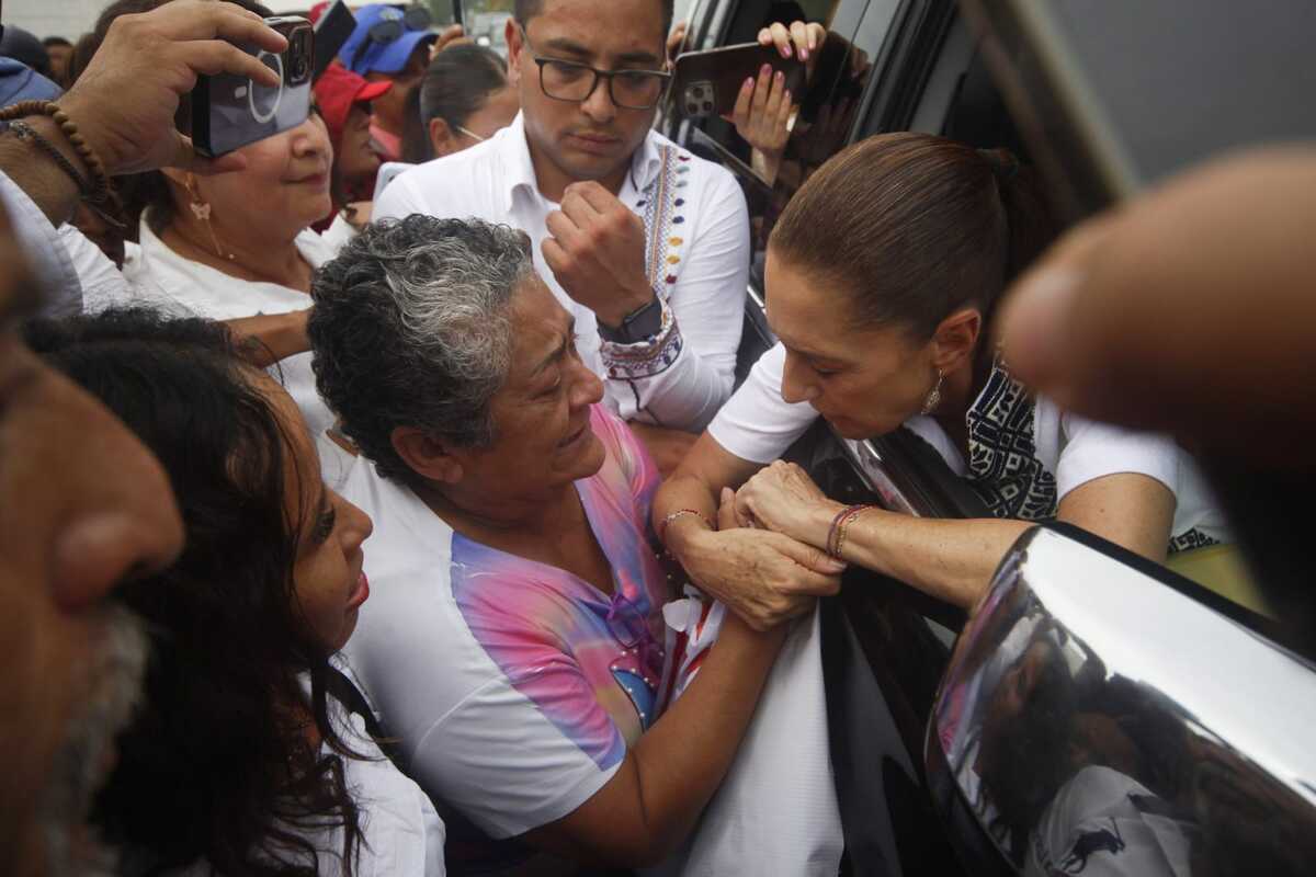 Sheinbaum dialoga con madre de periodista Roxana Guzmán
