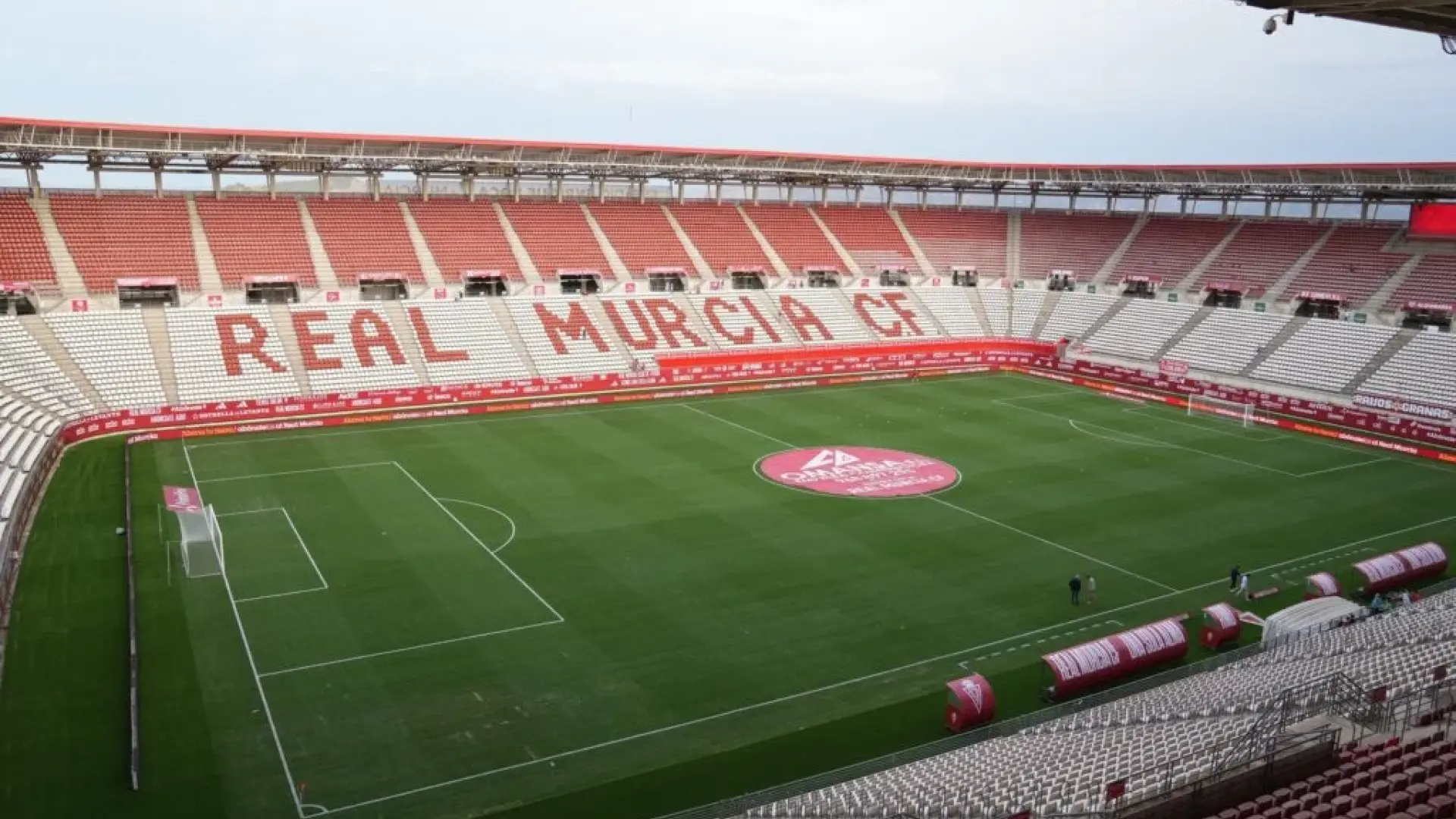 Se alquila el estadio del Real Murcia para una pachanga entre amigos: cómo jugar en el Enrique Roca y cuánto cuesta
