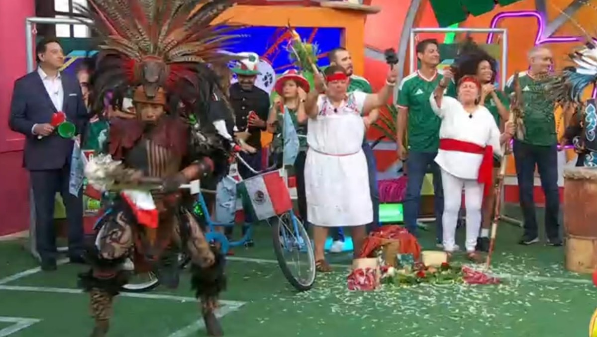 Programa Hoy hace ritual con danzantes para la Selección Mexicana