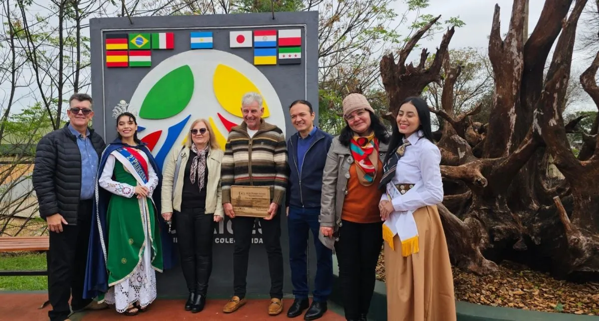 Se inauguró el paseo Las Raíces con un histórico lapacho de tres siglos que custodia la memoria de Jardín América