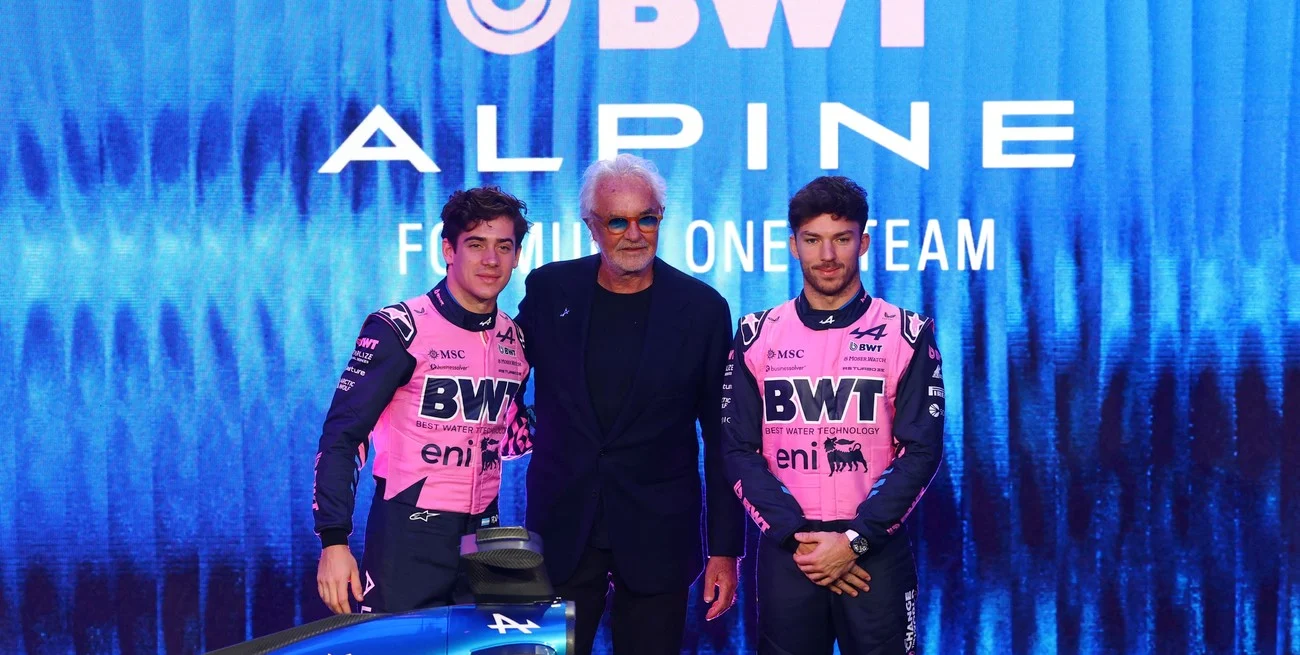 Briatore anticipó que Alpine resolverá el tema antes del receso de mitad de temporada