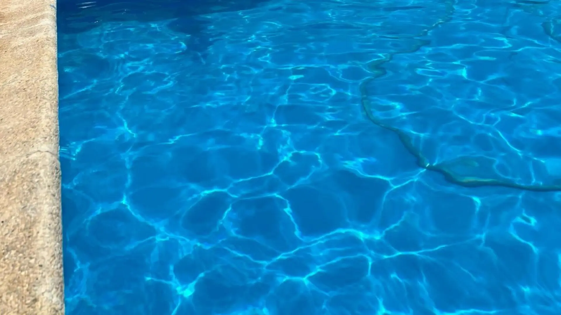 Muere un niño de tres años tras caer a una piscina en un cortijo en el municipio malagueño de Periana