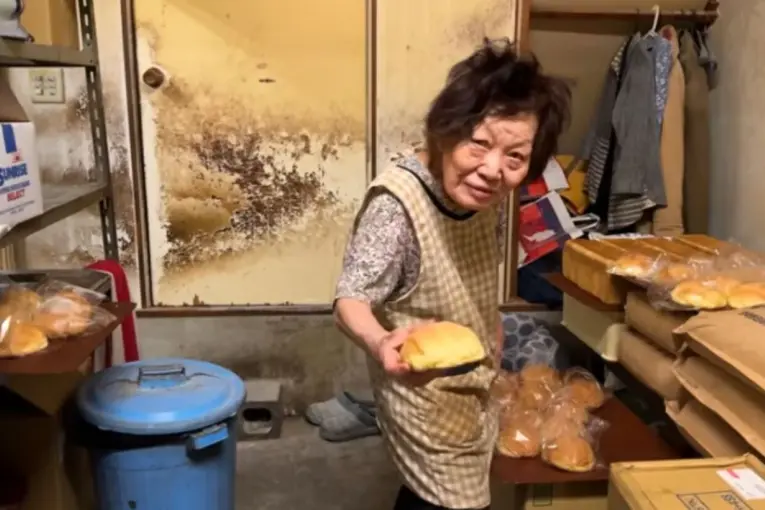 Panadera de 84 años emociona en Japón: trabaja hasta 20 horas por día para mantener vivo el negocio familiar