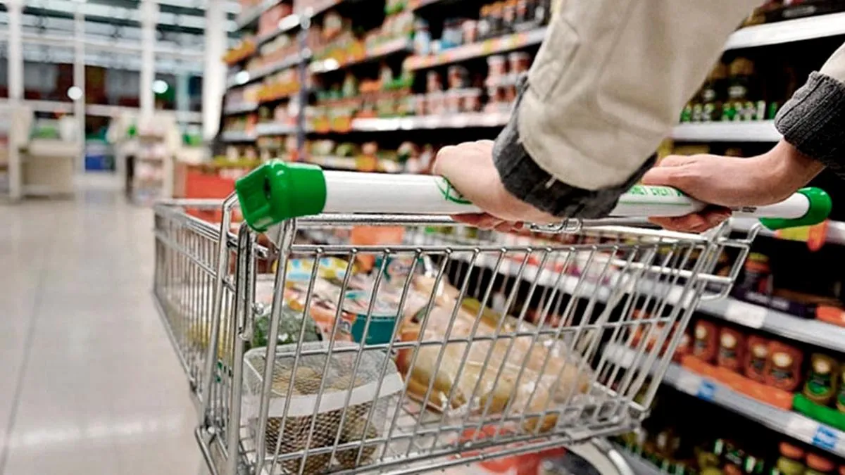 El consumo privado acumula seis meses de caída y crece la preocupación en supermercados y mayoristas