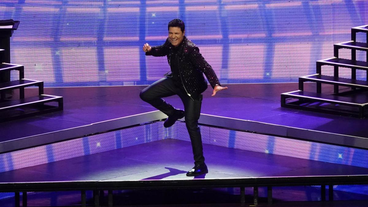 Chayanne ya está listo para el Día del Padre y quiere aparecer en tu foto familiar